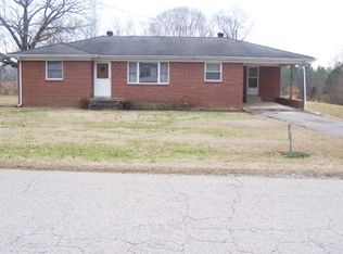 165 Able St, Big Sandy, TN 38221