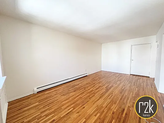 Rented by Realty 2000 Corp | media 10