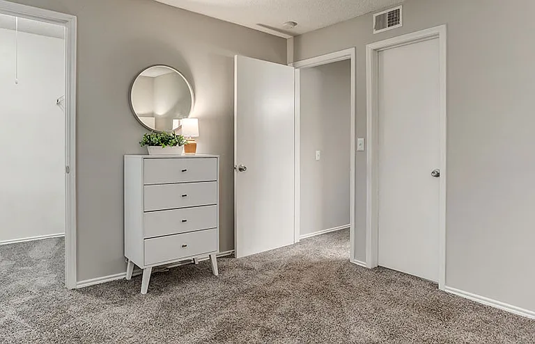 Woodview Apartments — Photo 14