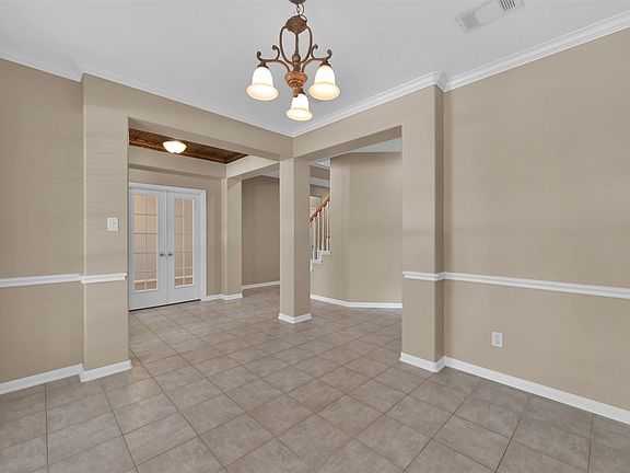 5th image of 31 S Downy Willow Cir