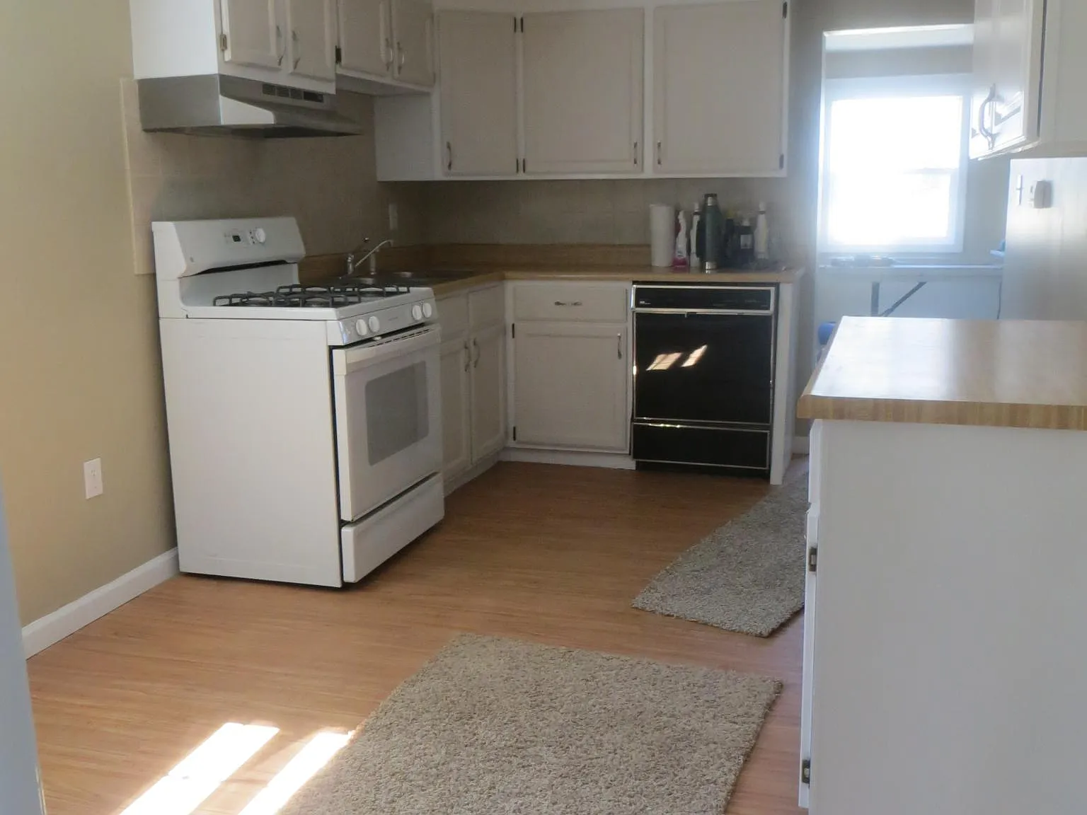 2 bed, 800 sqft, $1,200 — Photo 4