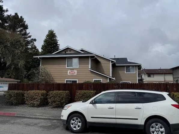 4242 Walnut Dr, Eureka, CA 95503