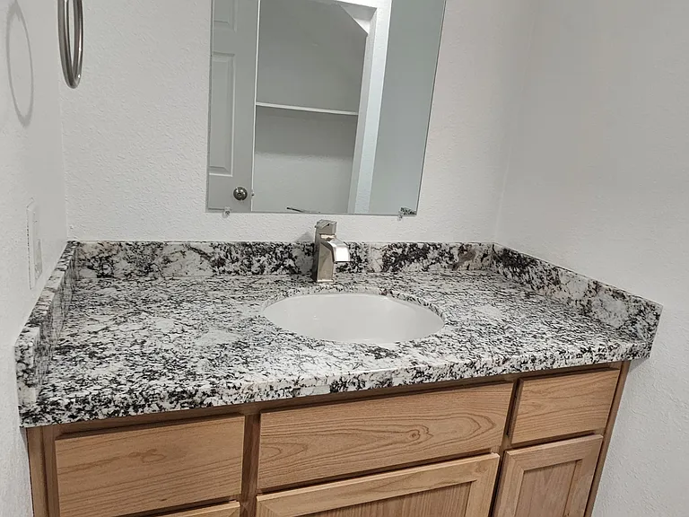835 W 4th Ave #4 — Photo 12
