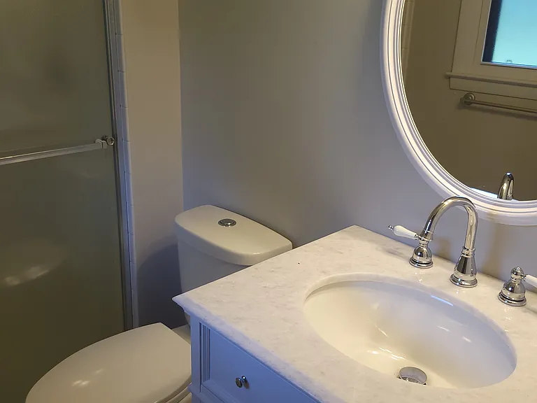 Main Bedroom Bath