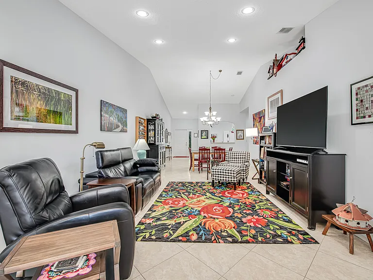 9543 Crescent View Dr N — Photo 10