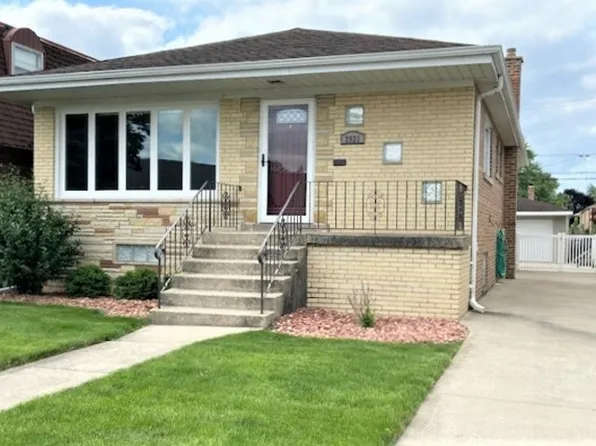 2921 W 98th Pl, Evergreen Park, IL 60805