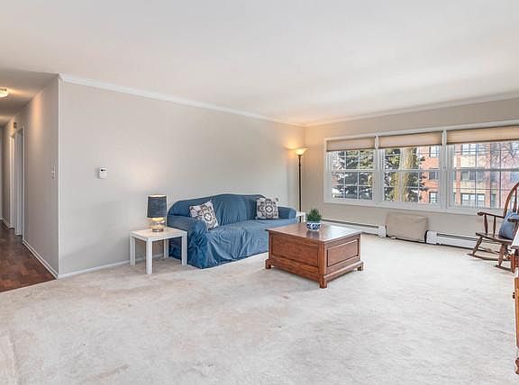3rd image of 1025 Randolph St APT 210