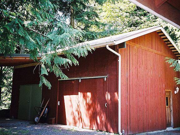 Workshop and storage