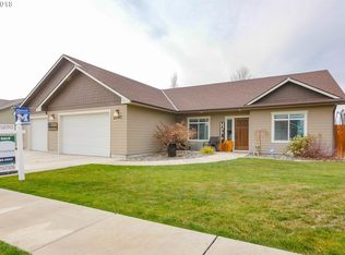 2097 NE 8th St, Hermiston, OR 97838