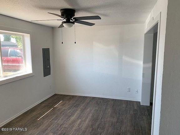 5th image of 659 S Eagle Ct