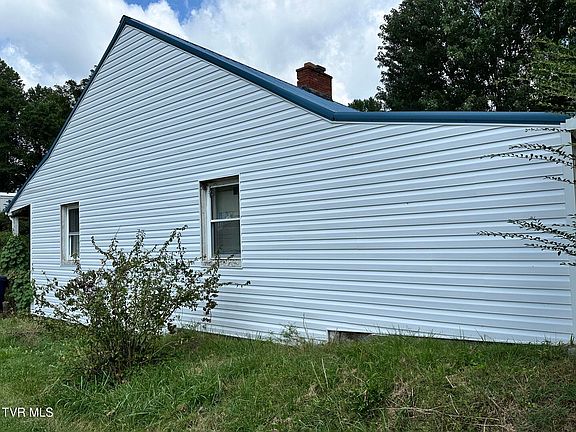 2nd image of 2164 Carolina Ave