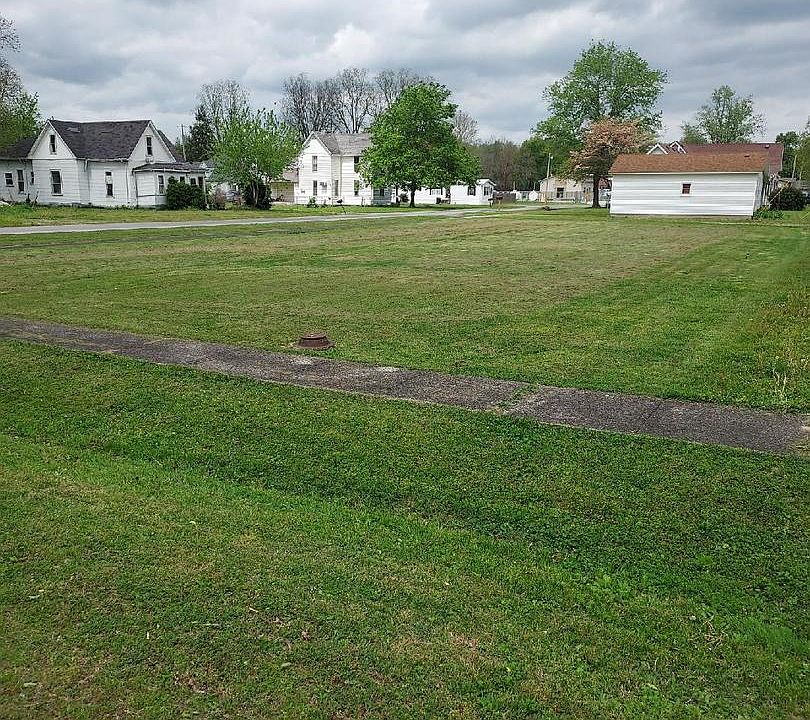 2nd image of E 1st St