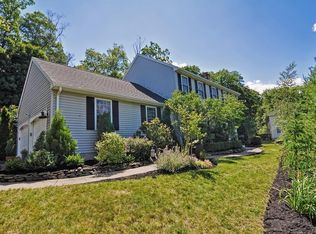 3 Maple Ter, Plainville, MA 02762