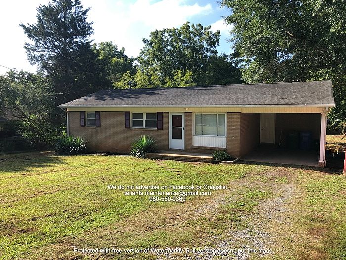 1st image of 2423 Lynn Dr