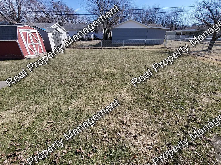 6839 Harrison St — Photo 8