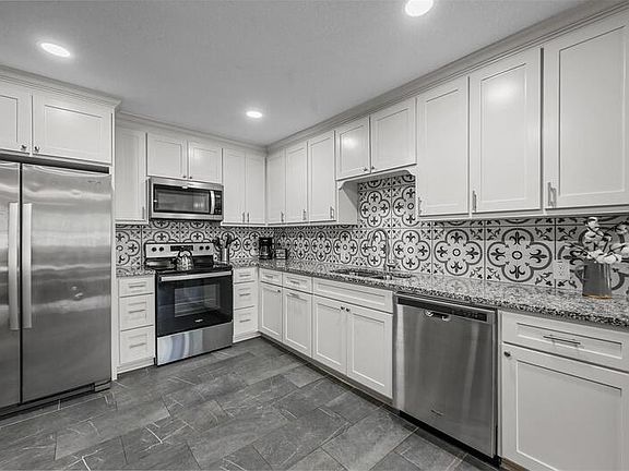 3rd image of 3709 Ashland Ave #1