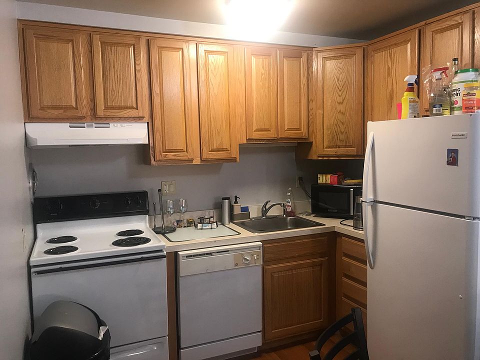 2nd image of 1001 S Forest Ave