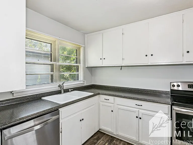 2134 W 35th St S — Photo 5