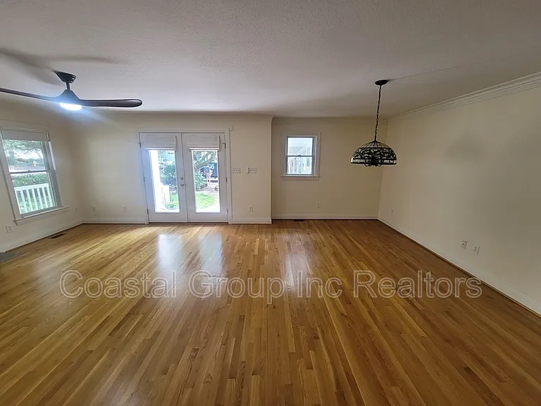 2309 Wake Forest St — Photo 5