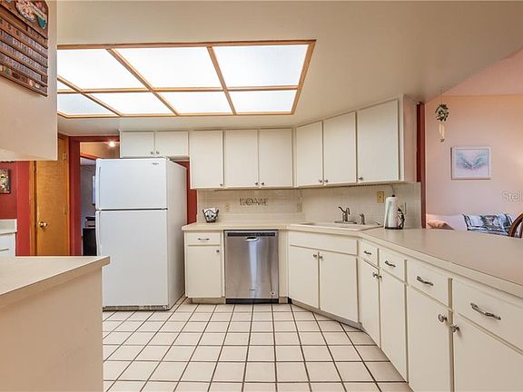 4th image of 6637 Foxmoor Dr