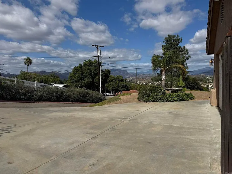 9112 Pinzolo Point — Photo 7