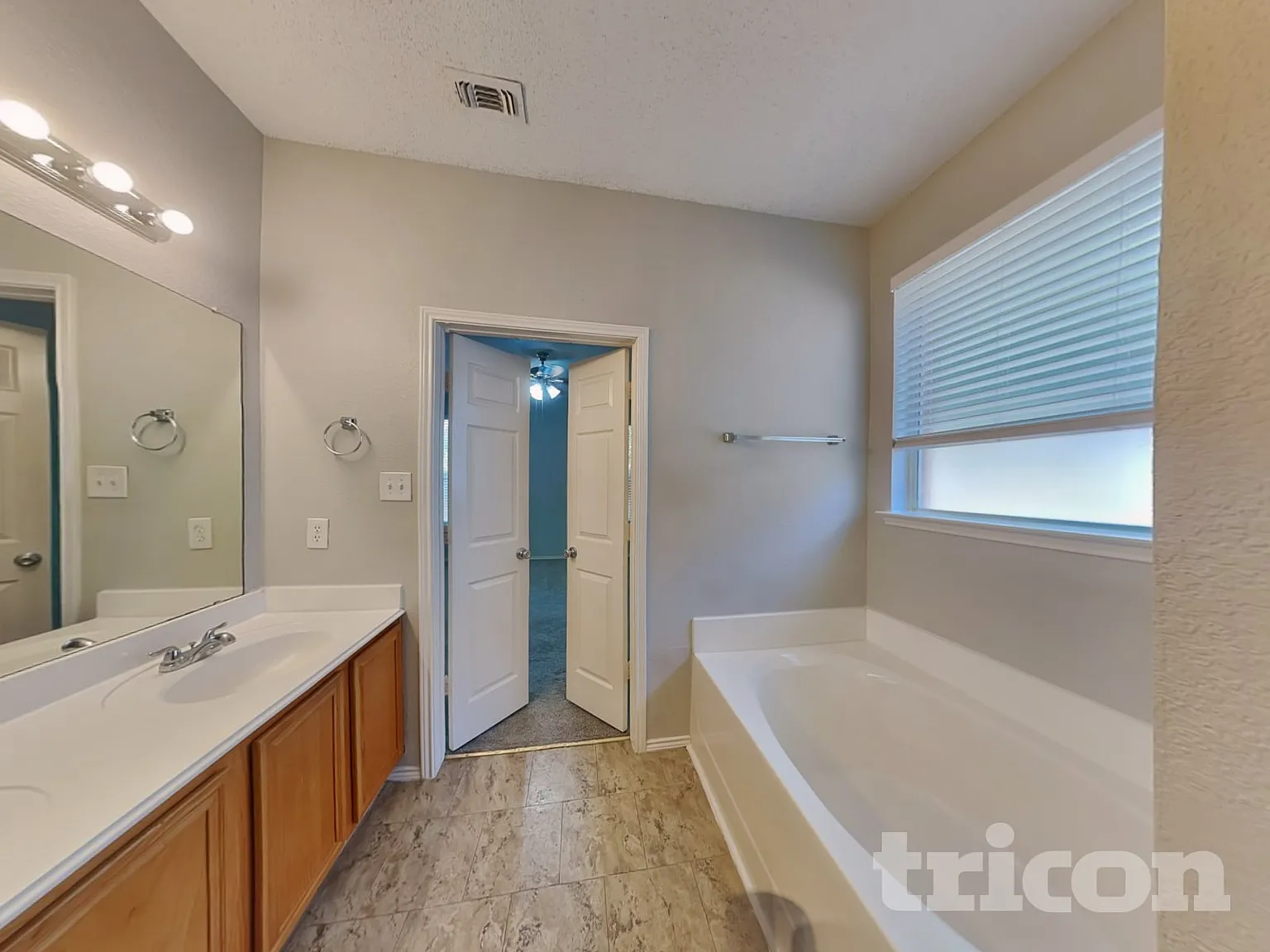 6313 Downeast Drive Fort Worth TX — Photo 4