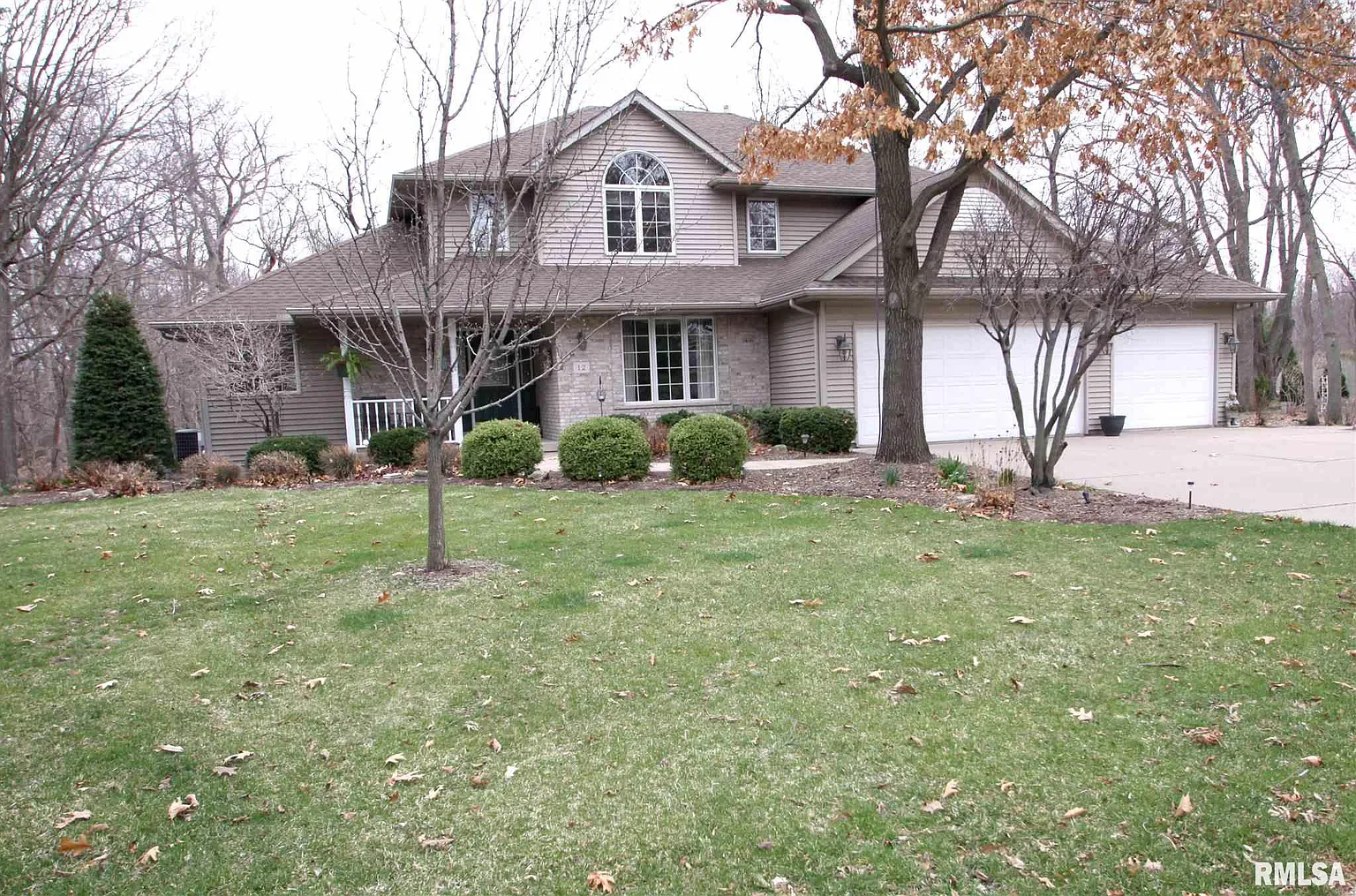 12 White Oak Dr photo 1