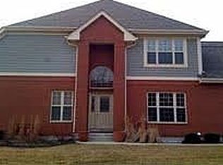 4401 Lainie Cir, Glenview, IL 60025