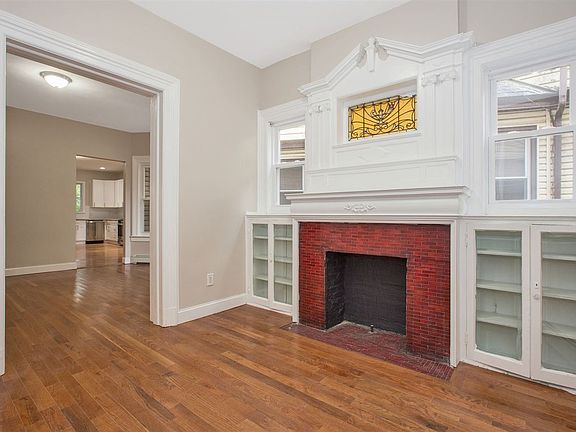 5th image of 28 Boyd Ave