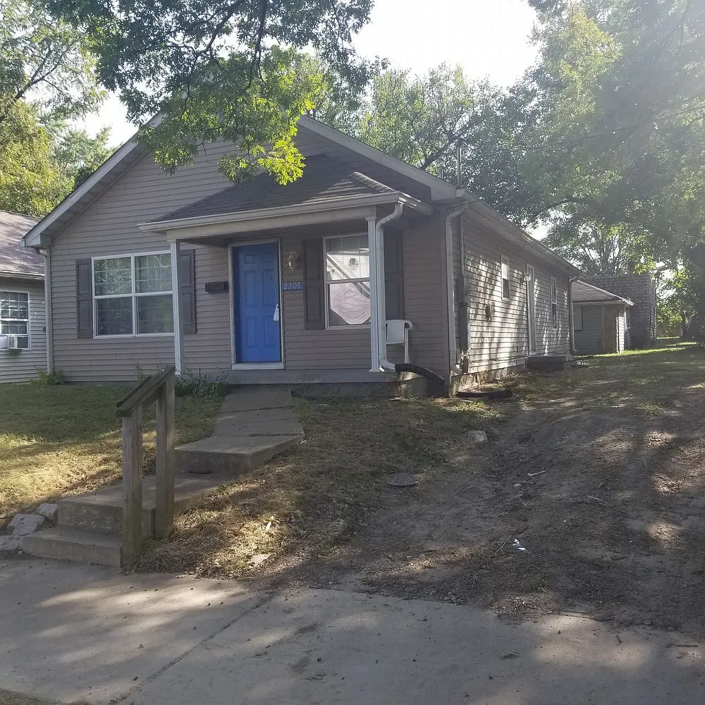 2305 Adams St photo 1