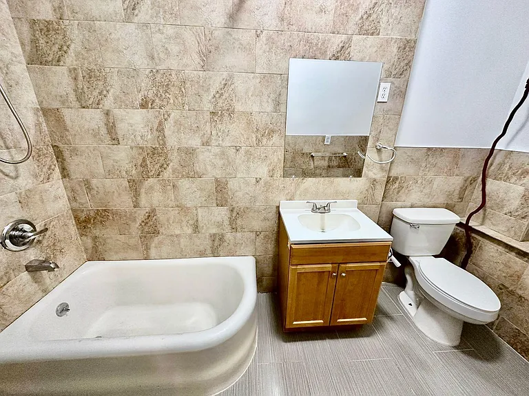 222 Buckingham Pl #A2 — Photo 5