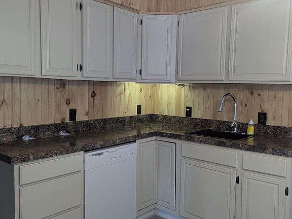 5th image of 235 1st St
