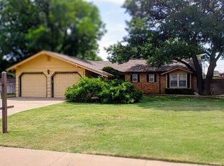 1812 Floydada St, Plainview, TX 79072