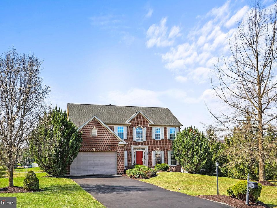 1st image of 28 Fawn Hill Rd