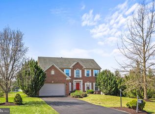 28 Fawn Hill Rd, Hanover, PA 17331