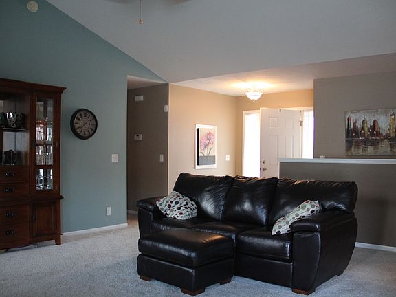 2nd image of 2171 Wesley Dr