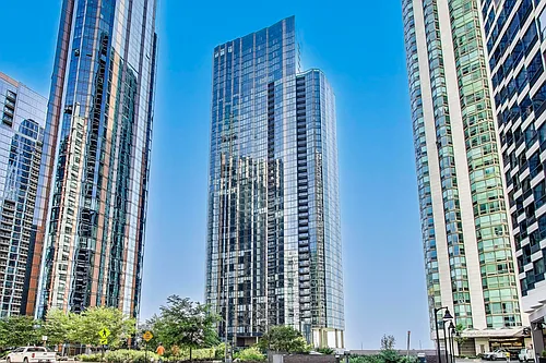 211 N Harbor Dr Photo 1