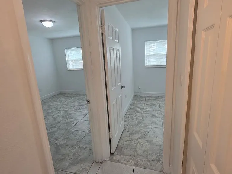 801 Sky Lake Cir #B — Photo 17