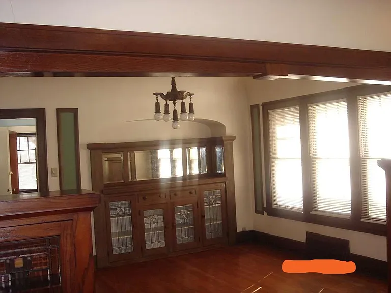 1607 E Pryor Ave — Photo 6