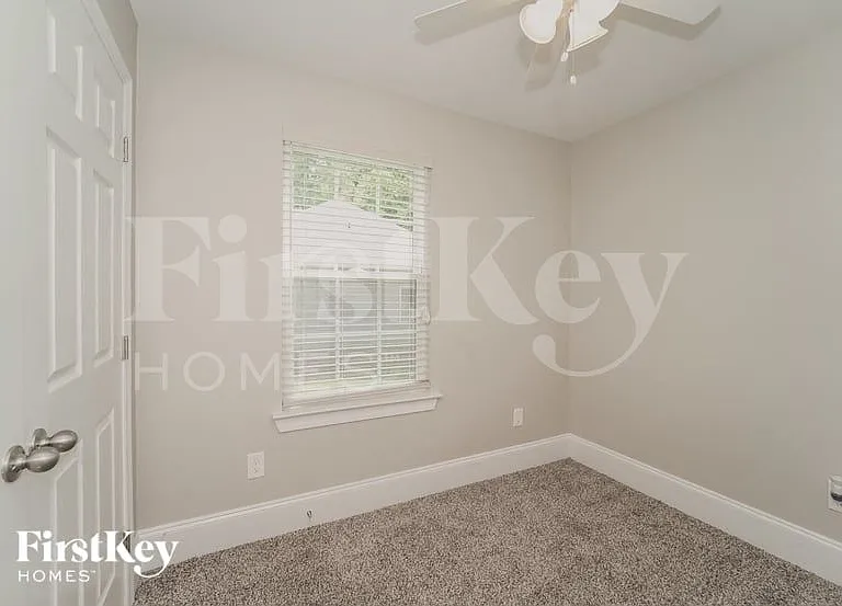115 Kings Dr — Photo 12