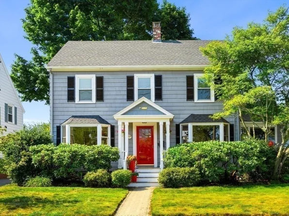 22 Birch St, Marblehead, MA 01945
