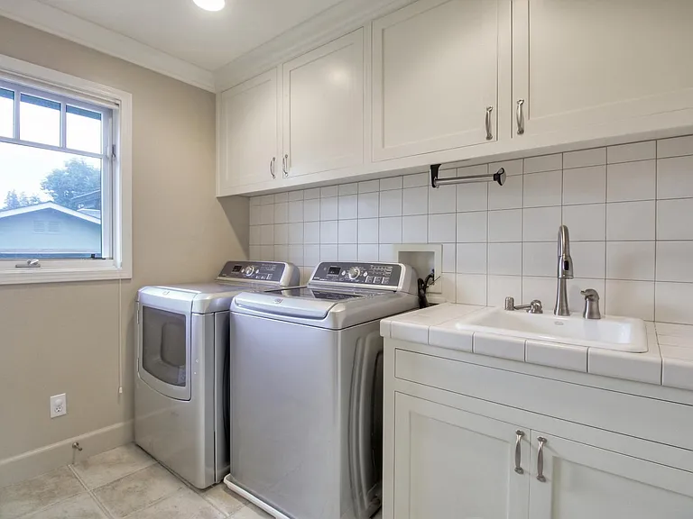 248 Valley St — Photo 25