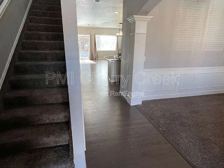 22472 E Union Cir — Photo 6