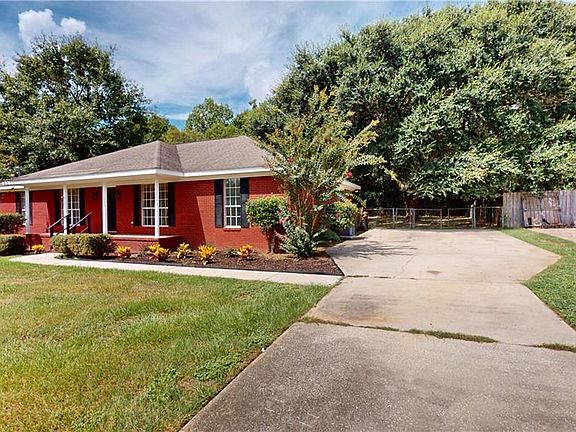 3rd image of 3193 Laurel Oak Dr