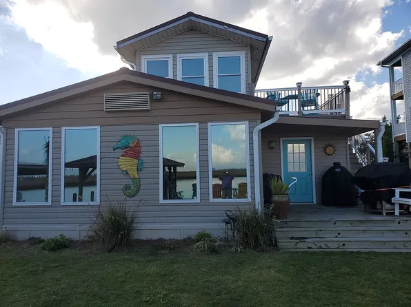 9092 9th St, Surf City, NC 28445
