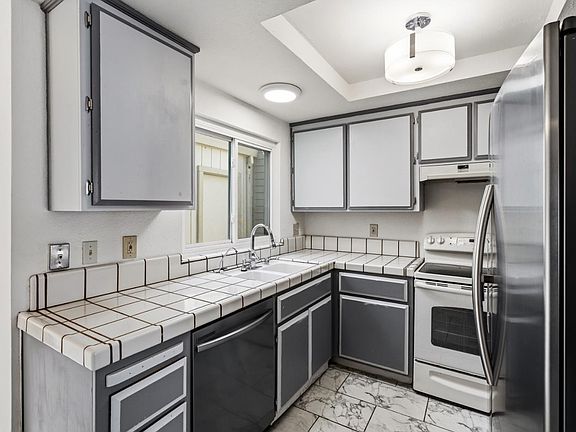 5th image of 95 Saginaw Cir