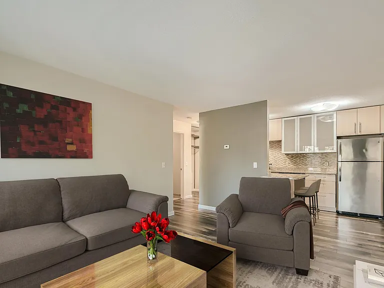 2212 Aldrich Ave S #303 — Photo 3