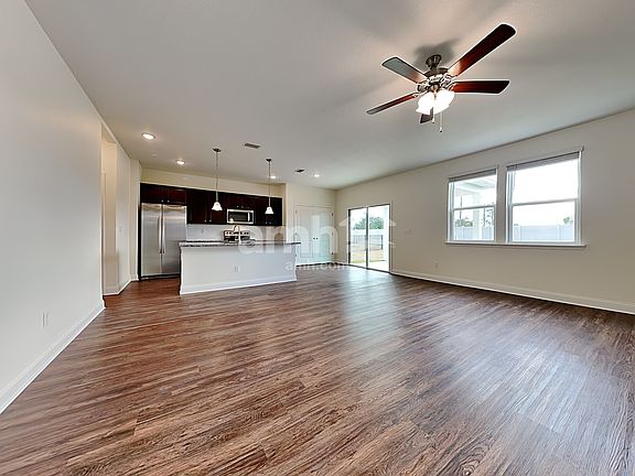5th image of 83 Banyan Forest Dr