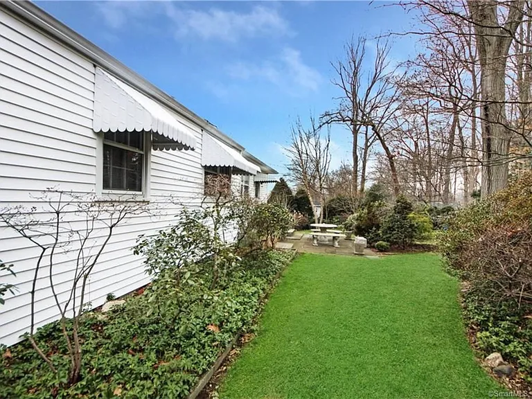 154 Dannell Dr — Photo 5