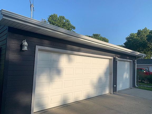 oversized 3 car garage